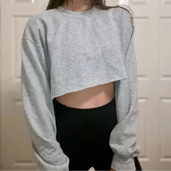 Missguided Super Cropped Light Grey Crewneck - Picture 3 of 4